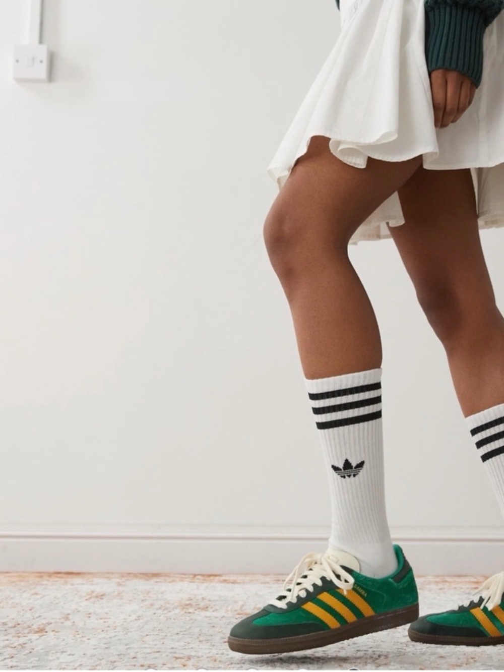adidas Samba Green with Gold Leather Stripes - Picture 4 of 4